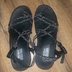 Sketchers loopy sandles